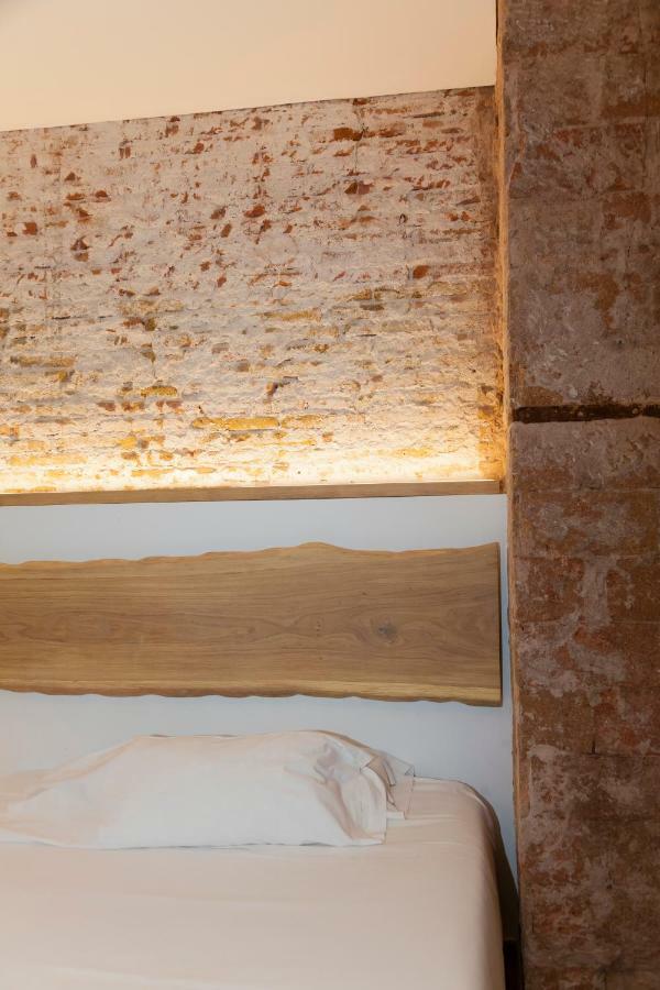 Hostal Paris Barcelona Exterior photo