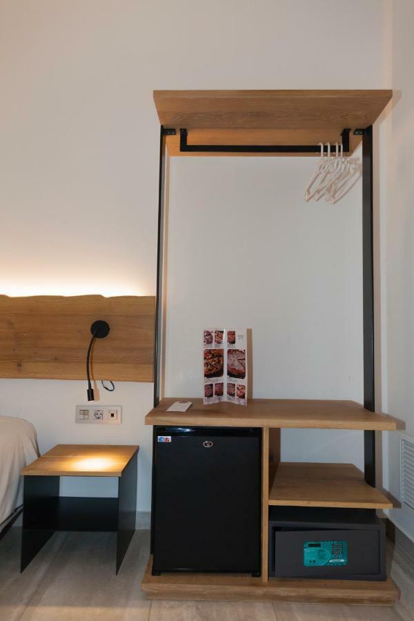 Hostal Paris Barcelona Exterior photo