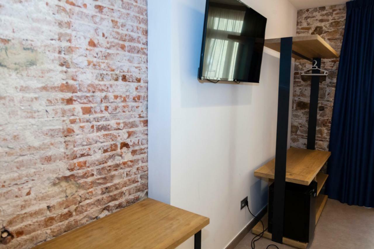 Hostal Paris Barcelona Exterior photo