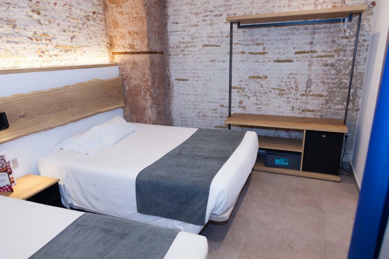 Hostal Paris Barcelona Exterior photo